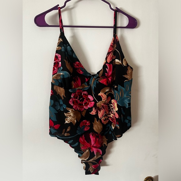 SHEIN Tops - Floral Body Suit